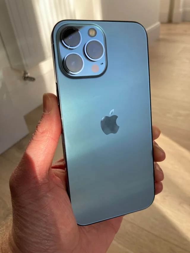 iPhone 13 Pro Max 1